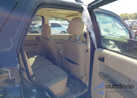 2011 Ford Escape Xlt z USA, uszkodzony, nr VIN 1FMCU0D72BKA03008